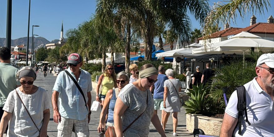 Marmaris’e Bu Hafta Üç Kurvaziyerle 9 Bin 400 Turist Geldi