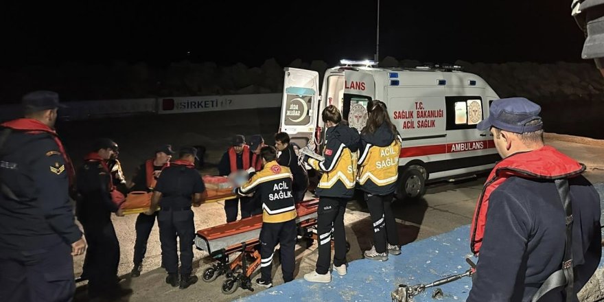 Gökçeada Rahatsızlanan Vatandaş Sahil Güvenlik Botu İle Tahliye Edildi