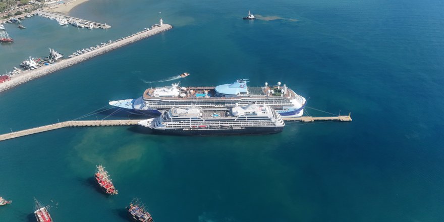 Alanya'ya İngiliz ve ABD'li Turist Akını