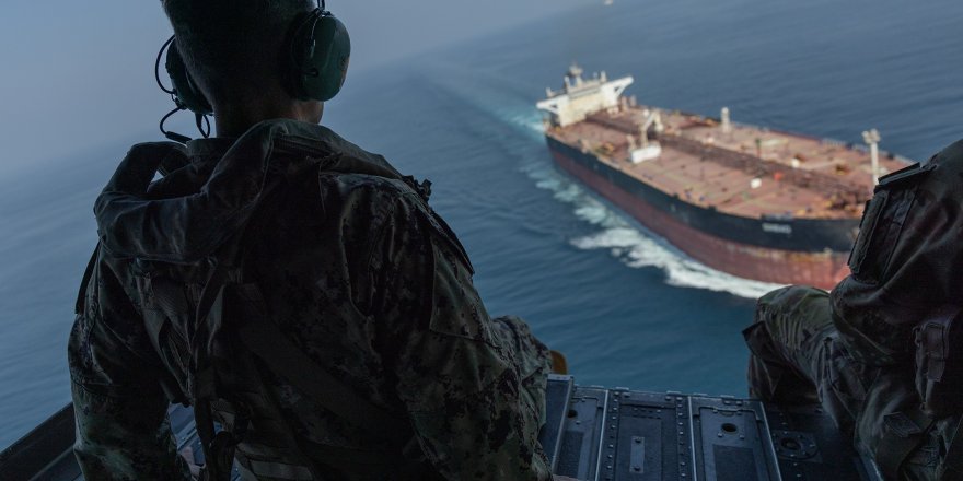 CENTCOM Komutanı Cooper, Hürmüz Boğazı’ndaki Operasyonları Havadan İnceledi