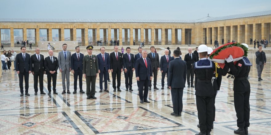 İMEAK DTO’nun Yeni Yönetimi Anıtkabir’i Ziyaret Etti