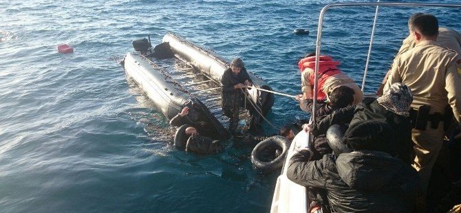 Foça'da kaçakları taşıyan tekne battı: 2 ölü