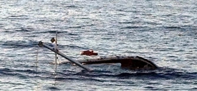Malezya açıklarında 100 kaçağı taşıyan bir bot battı