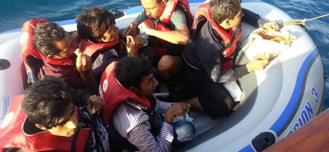Kahraman kaptan 6 mülteciyi ölümden kurtardı