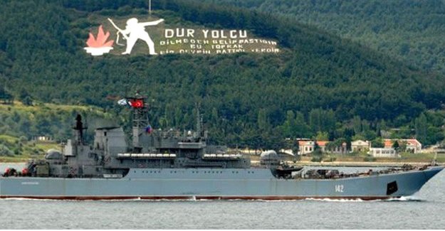 Türk Boğazları'nda savaş gemileri hareketliliği yaşanıyor