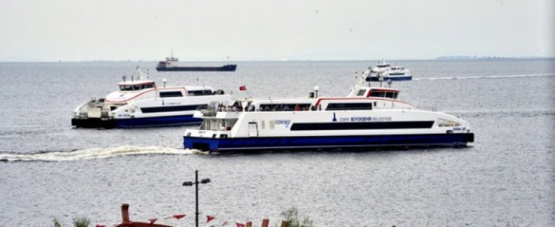 İzmir'de 'Gürsel Aksel' Adlı Gemi Körfez'le Buluşuyor