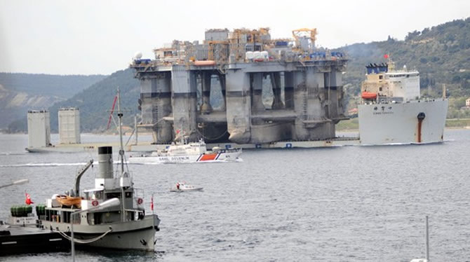 Petrol arama platformu Çanakkale'den geçti