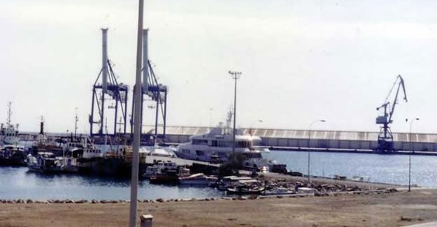 Larnaka limanı çalışanları protestoya hazırlanıyor