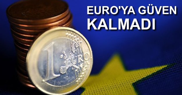 Euro bölgesinde ekonomik güven dibe vurdu
