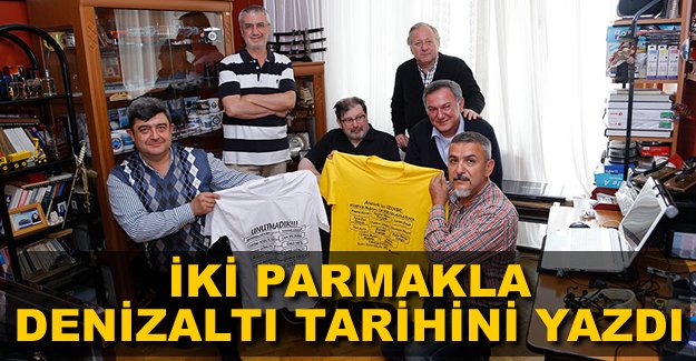 Sadece 2 parmağını kullanıp denizaltıların tarihini yazdı