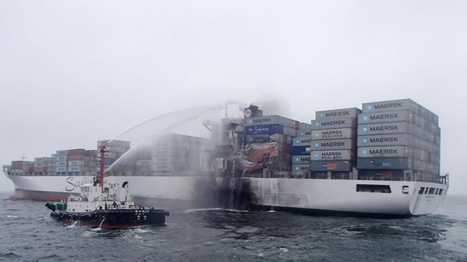 Doğu Çin Denizi’nde iki konteyner gemisi çatıştı