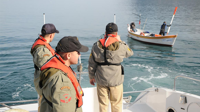 Sahil Güvenlik kaçak avcılara göz açtırmıyor