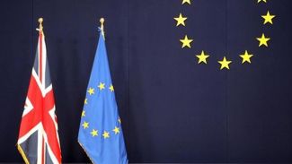 İngiltere'de rüzgar AB’de kalmadan yana esiyor