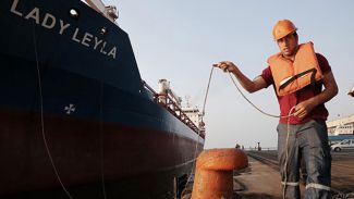 Gazze’ye yardım götürecek ’Lady Leyla’ Mersin Limanı’na yanaştı