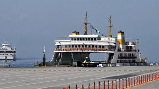 Osmangazi Köprüsü ilk günden feribotların yerini aldı