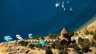 İranlılar Van Gölü’ne plaj istiyor