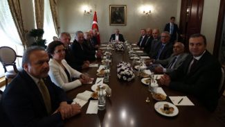 İMEAK DTO yönetiminden Başbakan Yıldırım'a ziyaret