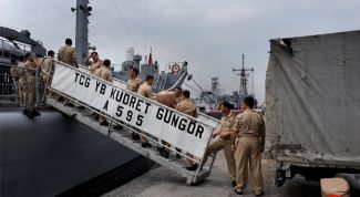 Barbaros Türk Deniz Görev Grubu Abidjan Limanı'nda