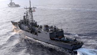 Emekli Amerikan gemisi 12 saatte batırılabildi