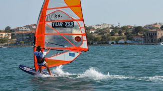 Windsurf heyecanına kaldığı yerden devam