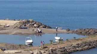 Kum girişi kapattı, liman göle döndü