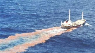 Kokpitten kuleye deniz kirliliği ihbarı