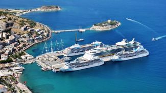 Esnafın yüzü "Yüzen Oteller" ile güldü