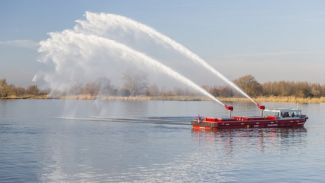 Damen delivers fireboat to Amsterdam Fire Department