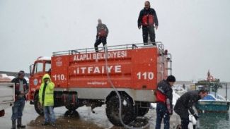 Kar ile mücadelede deniz suyu yöntemi kullanıldı