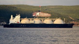Çanakkale Boğazı'ndan LNG tankeri geçti