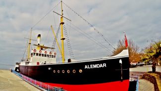 Alemdar ve ilk deniz şehidi için tören düzenlendi