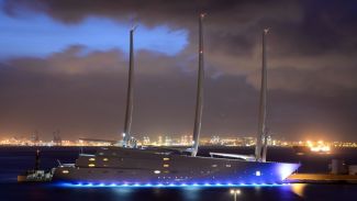 Melnichenko’nun süper lüks yatına el konuldu