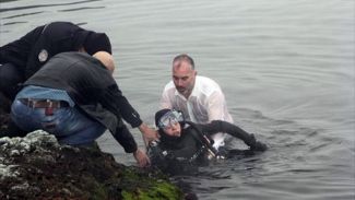 Karamürsel Belediye Başkanı dalgıcı işte böyle kurtardı!