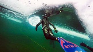 Buz altında dünya rekoru kıran Derya Can "Guiness"e girdi