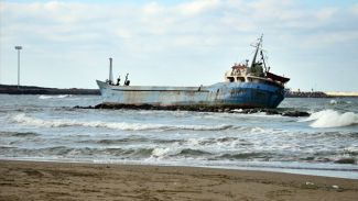 M/V Yiğithan gemisi Karasu Sahili'nde karaya oturdu