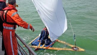 Yaptığı salla Manş Denizi'ni geçmeye çalıştı