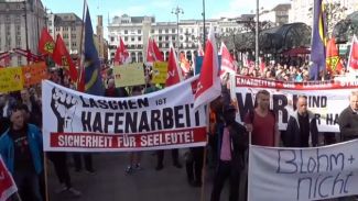 Hamburg'da liman ve tersane işçileri eylem yaptılar