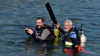 Bodrum'da deniz temizliğine Ata Demirer de katıldı
