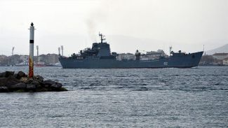 Rus gemisi Çanakkale Boğazı'ndan geçti