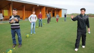 Deniz üzerine yapılan golf sahasına ilgi büyük