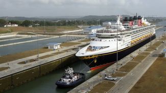 M/S Disney Wonder, yeni Panama Kanalı'ndan geçti