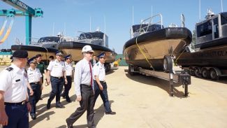 ABD, Vietnam Sahil Güvenlik'ine devriye botlarını teslim etti