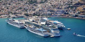 Kuşadası'nda kruvaziyer hareketi