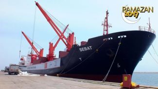 "Somali İyilik Gemisi" 3 milyon kişi için yükünü alıyor