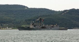 Çanakkale Boğazı'ndan ABD savaş gemisi geçti