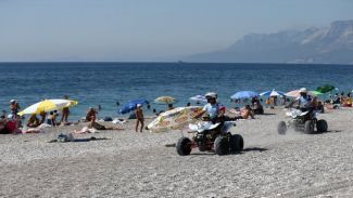 Antalya'nın ünlü sahilleri ATV motorlu polislere emanet edildi