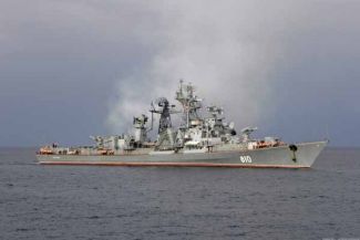 Rus Donanması'na ait iki gemi, Çanakkale Boğazı'ndan geçti
