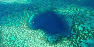 Büyük Set Resifi'nde mavi delik keşfedildi!