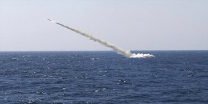 Rus denizaltı Velikiy Novgorod Deyrizor'u vurdu