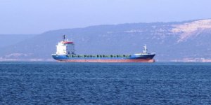 Çanakkale Boğazı’nda arızalanan gemi demir attı